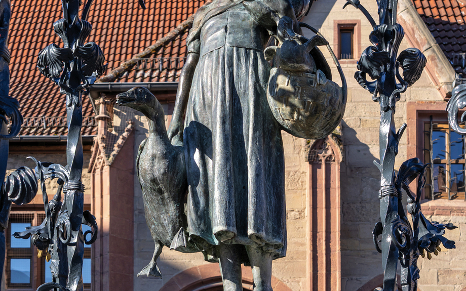 Gänseliesel-Statue auf dem gleichnamigen Brunnen in Göttingen