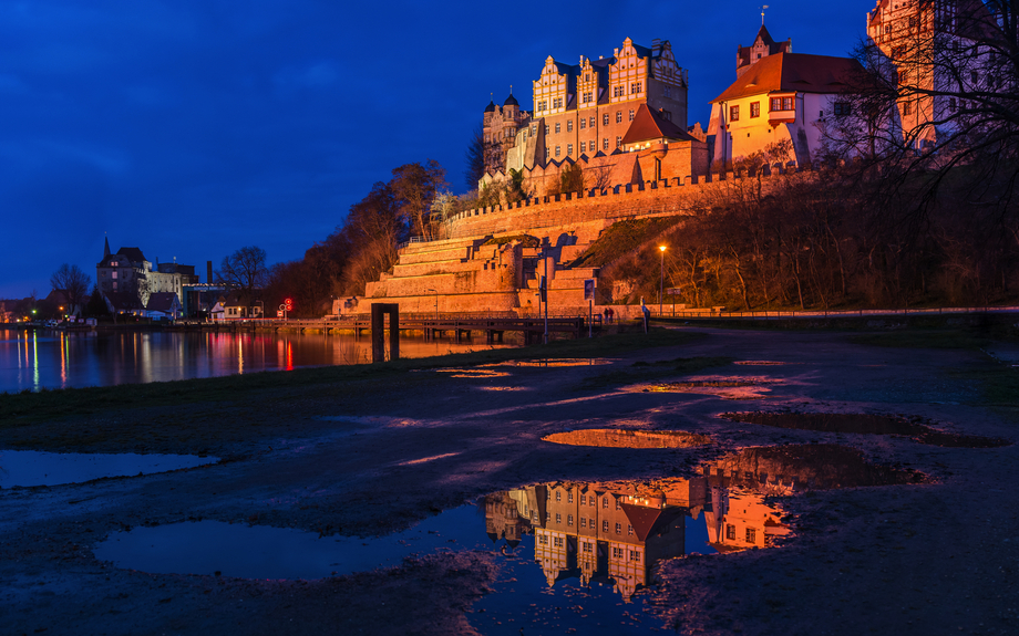 Schloss Bernburg in der Abenddämmerung