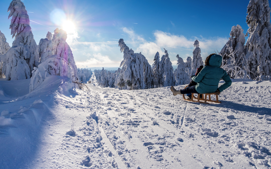 Rodeln im Erzgebirge in Sachsen, Deutschland